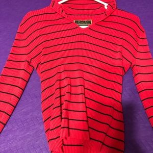 Red and black 3/4 sleeve sweater ❤️